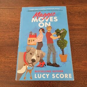 Maggie Moves On by Lucy Score - Blue Cover